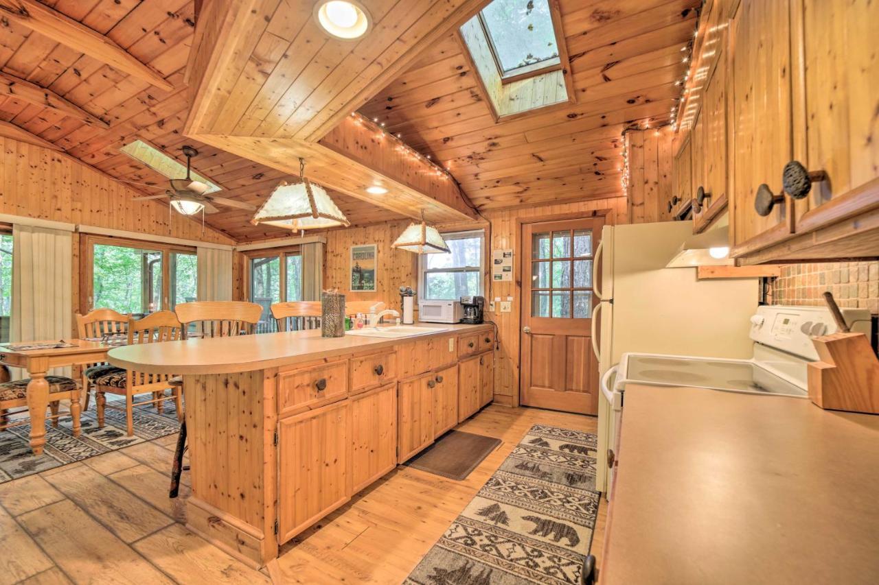 Cozy Lake Toxaway Cabin With Deck, Fire Pit And Grill! Εξωτερικό φωτογραφία