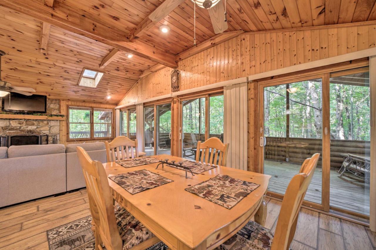 Cozy Lake Toxaway Cabin With Deck, Fire Pit And Grill! Εξωτερικό φωτογραφία