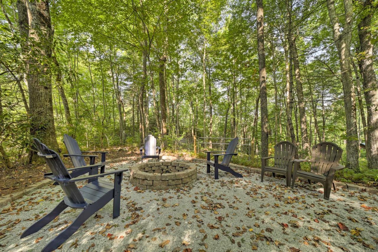 Cozy Lake Toxaway Cabin With Deck, Fire Pit And Grill! Εξωτερικό φωτογραφία